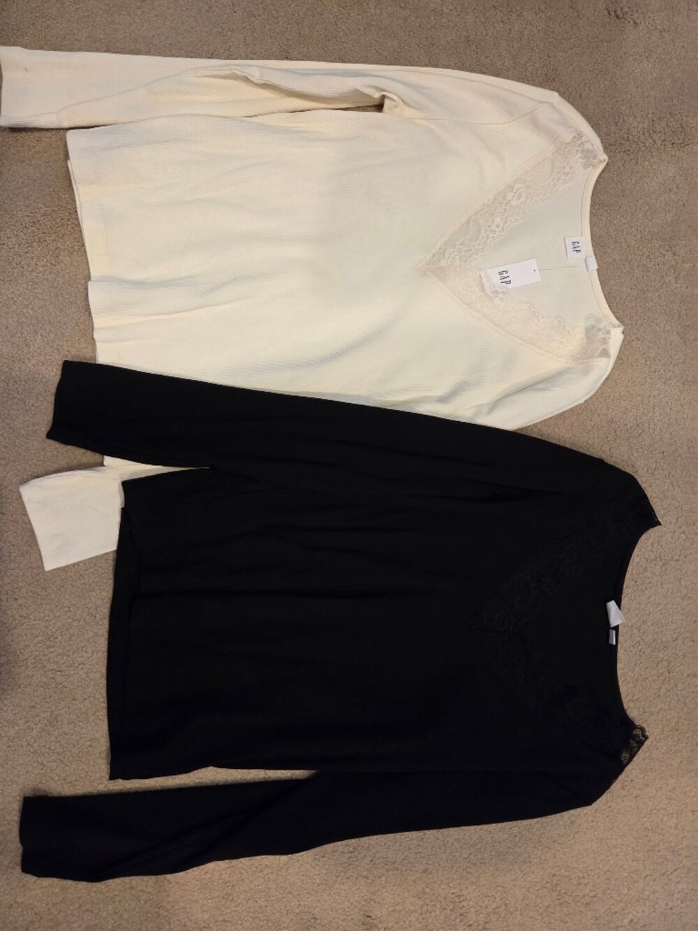Gap NWT Lace V Neck Long Sleeve Top Lot of 2 Cream Black L